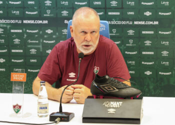 Mano Menezes mandou mensagem para o Fluminense