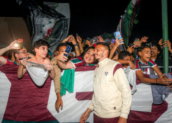 Qual é o salário de Renê no Fluminense?