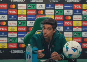 Abel Ferreira não se segura e dá “pitaco” sobre situação no Fluminense