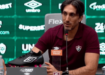 Rival do Atlético-MG não gostou do que ouviu e foi pra cima de Luis Zubeldía