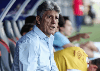 Escolhas de Renato Gaúcho contra o Lanús são questionadas em público