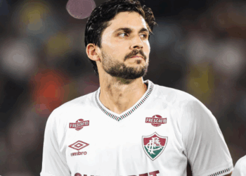 Zagueiro do Flu: Igor Rabello não gosta do que vê e pede respeito