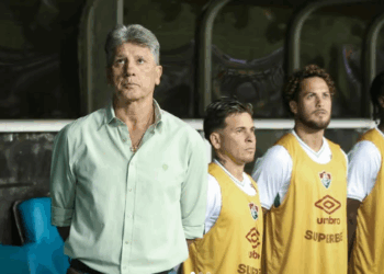 Renato Gaúcho ganha dor de cabeça que precisa resolver para sequência da temporada