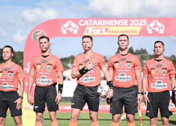 Árbitro centro de polêmica no Brasileirão pode tomar gancho no STJD