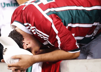 Fluminense é derrotado por 3 a 2 e dá adeus a mais um título em 2025