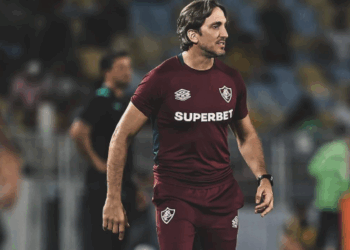 Fluminense se manifesta e NEGA saída de jogador da equipe