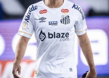 Meia do Santos desperta interesse do Fluminense para 2026