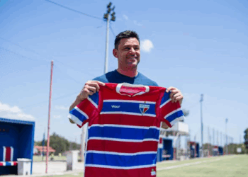 Fred mal assumiu o comando do Fortaleza e já foi surpreendido